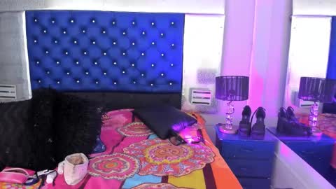 evanllelyne online show from November 26, 11:55 am