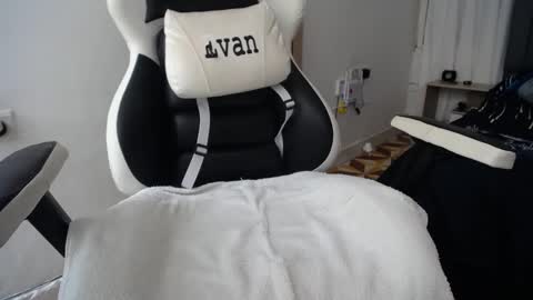 Evan online show from January 9, 5:33 pm