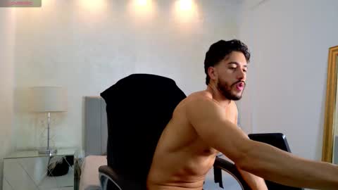 E V A N S online show from March 24, 12:15 am