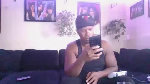 Snapshot of evanschris2048 chatting on November 5, 7:03 pm evanschris2048 online show from November 5, 7:03 pm