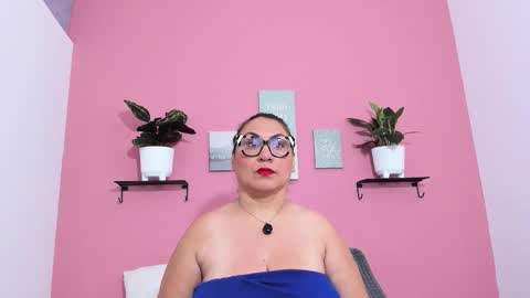 evapalmer_1 online show from September 17, 8:27 am