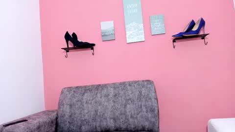 evapalmer_1 online show from October 27, 9:35 am