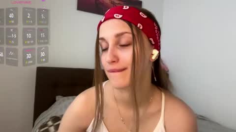 evarenard_ online show from April 18, 5:17 pm