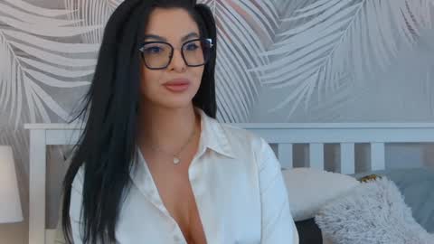 Snapshot of evareyss chatting on January 6, 7:56 pm evareyss online show from January 6, 7:56 pm