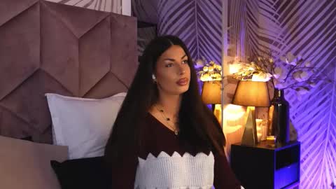 Snapshot of evarhea chatting on November 18, 3:45 am EvaRhea online show from November 18, 3:45 am