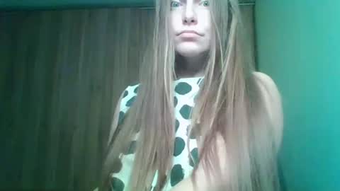 evasapples2026 online show from February 8, 6:55 pm