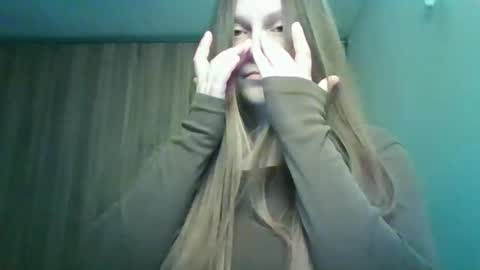 evasapples2026 online show from March 26, 10:04 pm