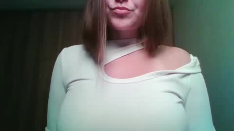 evasapples2026 online show from June 3, 9:09 pm