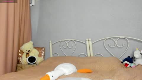 Snapshot of evasunshine18 chatting on December 12, 9:51 am Eva online show from December 12, 9:51 am