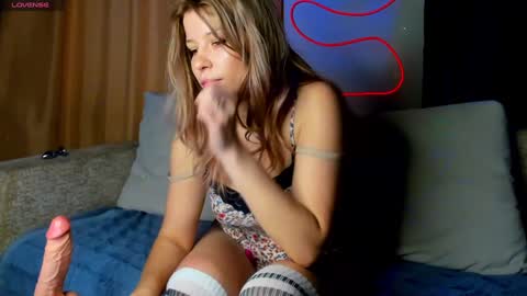 Snapshot of evasunshine18 chatting on February 4, 9:49 am Eva online show from February 4, 9:49 am