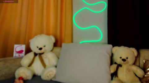 Snapshot of evasunshine18 chatting on February 11, 9:20 am Eva online show from February 11, 9:20 am