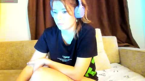 Snapshot of evasunshine18 chatting on September 13, 11:54 am Eva online show from September 13, 11:54 am