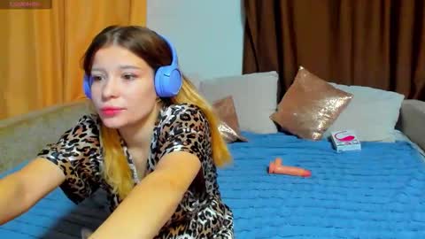 Snapshot of evasunshine18 chatting on November 27, 2:02 am Eva online show from November 27, 2:02 am