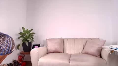  EVA LUNA online show from February 24, 7:09 pm