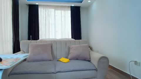  EVA LUNA online show from April 16, 3:02 pm