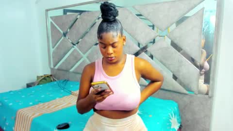 Eva And Emmanuel online show from November 1, 1:02 pm