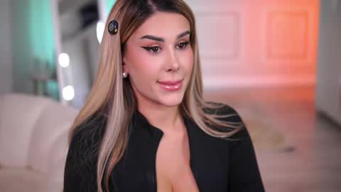 Snapshot of evazane chatting on November 24, 8:19 pm Eva online show from November 24, 8:19 pm