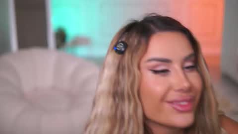 Snapshot of evazane chatting on December 4, 8:39 pm Eva online show from December 4, 8:39 pm