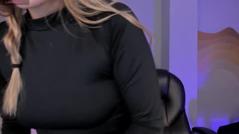 Snapshot of evebenson chatting on October 18, 12:39 pm Eve online show from October 18, 12:39 pm