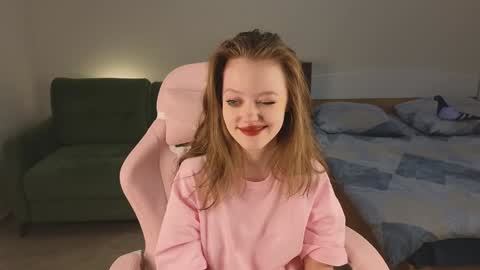 Snapshot of eveleen_soleen chatting on February 2, 6:42 pm Eveleen online show from February 2, 6:42 pm