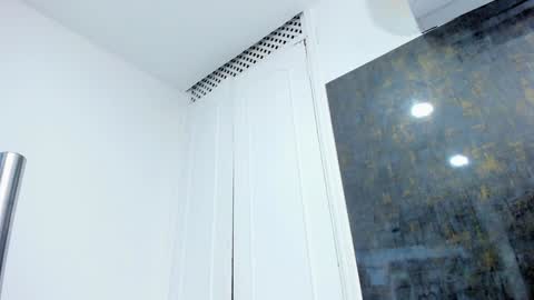 Snapshot of evelin_belen chatting on January 29, 2:21 pm EVELIN online show from January 29, 2:21 pm