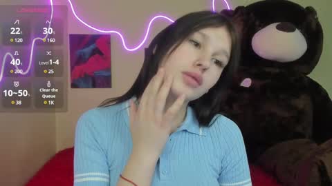 Snapshot of evelinalu chatting on February 18, 2:49 am Evelina online show from February 18, 2:49 am