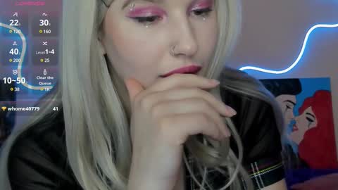 Snapshot of evelinalu chatting on March 11, 4:43 am Evelina online show from March 11, 4:43 am