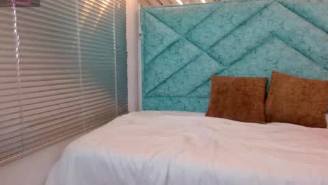 Snapshot of eveline_figeroa chatting on February 27, 10:53 pm Eveline online show from February 27, 10:53 pm