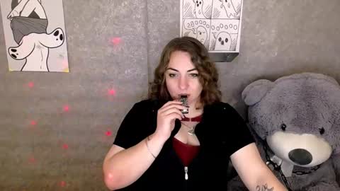 Snapshot of evelineli chatting on November 7, 10:32 pm Lydia online show from November 7, 10:32 pm