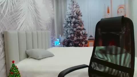 evelove online show from February 8, 6:00 pm