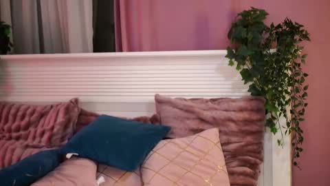 Evelyn online show from February 10, 1:14 am