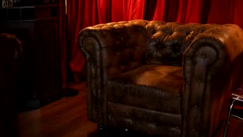 Evelyn online show from March 11, 8:31 pm