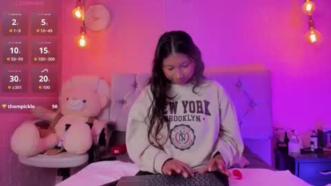 Snapshot of evelyn_flores1 chatting on October 25, 8:36 pm online show from October 25, 8:36 pm