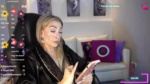 Snapshot of evelynagrey chatting on February 28, 6:43 am EvelynaGrey online show from February 28, 6:43 am