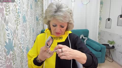 Evelyn online show from December 26, 5:04 am