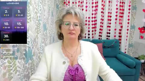 Evelyn online show from February 18, 11:22 am