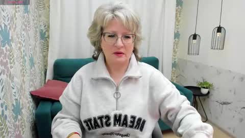 Evelyn online show from April 20, 5:10 am