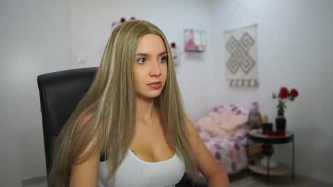 Snapshot of evelyncage_ chatting on October 12, 5:34 pm evelyncage_ online show from October 12, 5:34 pm