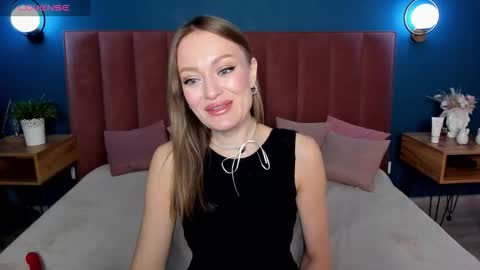 Evelyn online show from November 30, 1:31 am