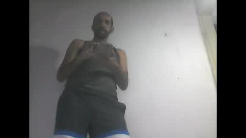 Snapshot of everaldosantos chatting on February 9, 10:11 pm everaldosantos online show from February 9, 10:11 pm