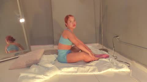 Snapshot of everyh chatting on September 10, 7:58 pm Sophia online show from September 10, 7:58 pm