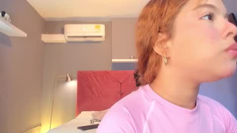 Snapshot of everyh chatting on November 13, 8:30 pm Sophia online show from November 13, 8:30 pm