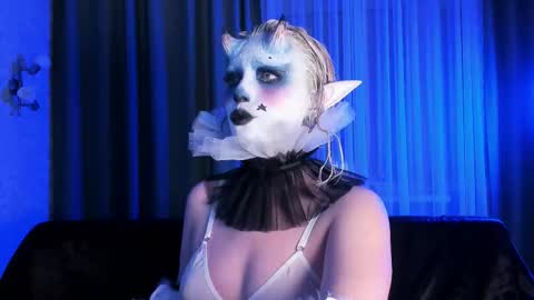 Snapshot of eves_eyes chatting on October 31, 5:47 pm Forget me not eve on CB online show from October 31, 5:47 pm