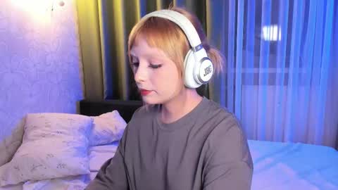 Snapshot of eves_eyes chatting on November 13, 12:09 am Forget me not eve on CB online show from November 13, 12:09 am