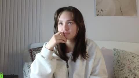 Snapshot of evi_woow chatting on December 3, 8:39 pm evi_woow online show from December 3, 8:39 pm