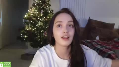 Snapshot of evi_woow chatting on December 1, 10:04 pm evi_woow online show from December 1, 10:04 pm