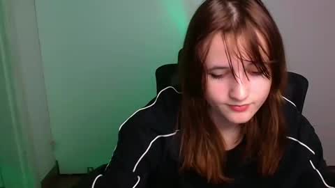 Evie online show from November 10, 12:04 pm