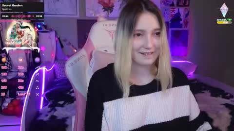 Snapshot of evie_rosen chatting on December 23, 2:56 am Evie online show from December 23, 2:56 am