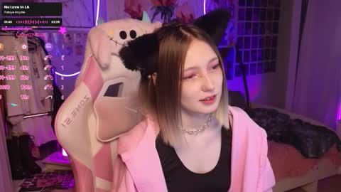 Snapshot of evie_rosen chatting on September 30, 1:32 am Evie online show from September 30, 1:32 am