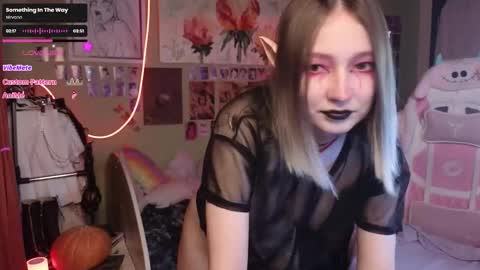 Snapshot of evie_rosen chatting on October 30, 9:26 pm Evie online show from October 30, 9:26 pm